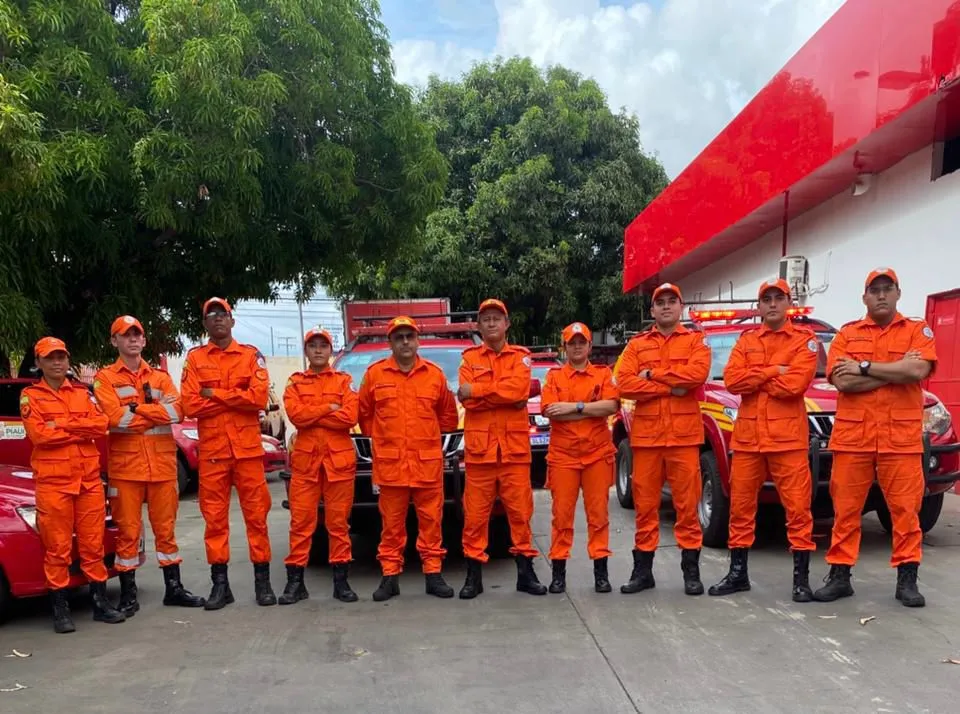 Bombeiros, Defesa Civil e outros órgãos do Estado montam força-tarefa para  atender atingidos pelas chuvas